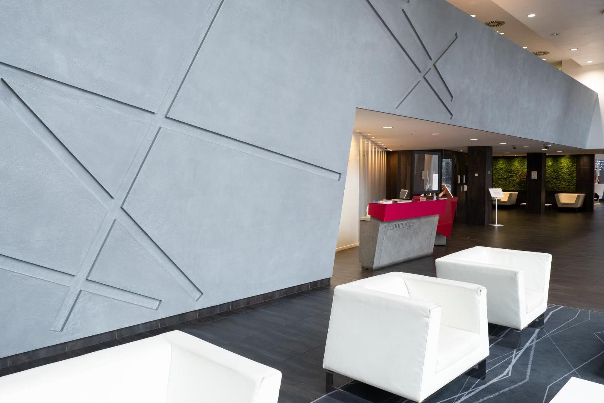 Crowne Plaza Centre By Ihg Hotel 4*